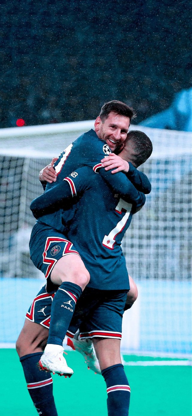 德国晋级美加墨世界杯，萨内晒照：团队表现太出色了