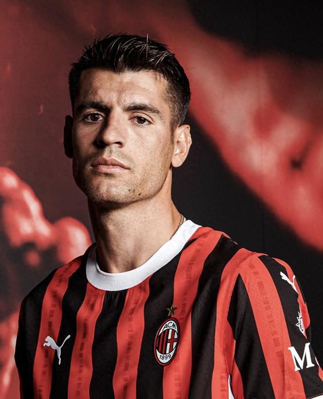 帕潘夸赞吉鲁：他不仅能进球还能防守，甚至还能客串门将