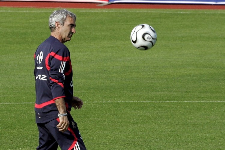 时隔27年重返世界杯正赛，苏格兰多地机场打出广告牌标语庆祝