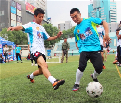 庆祝建队126周年！巴萨官方社媒晒诺坎普球场海报