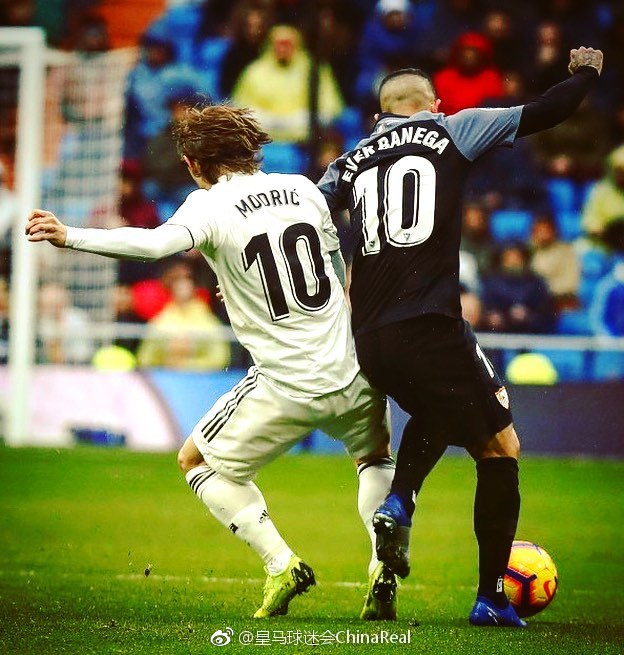 2026年美加墨世界杯扩军至48队，小组赛规则革新，淘汰赛对阵更复杂，传统强队与新势力激烈竞争。