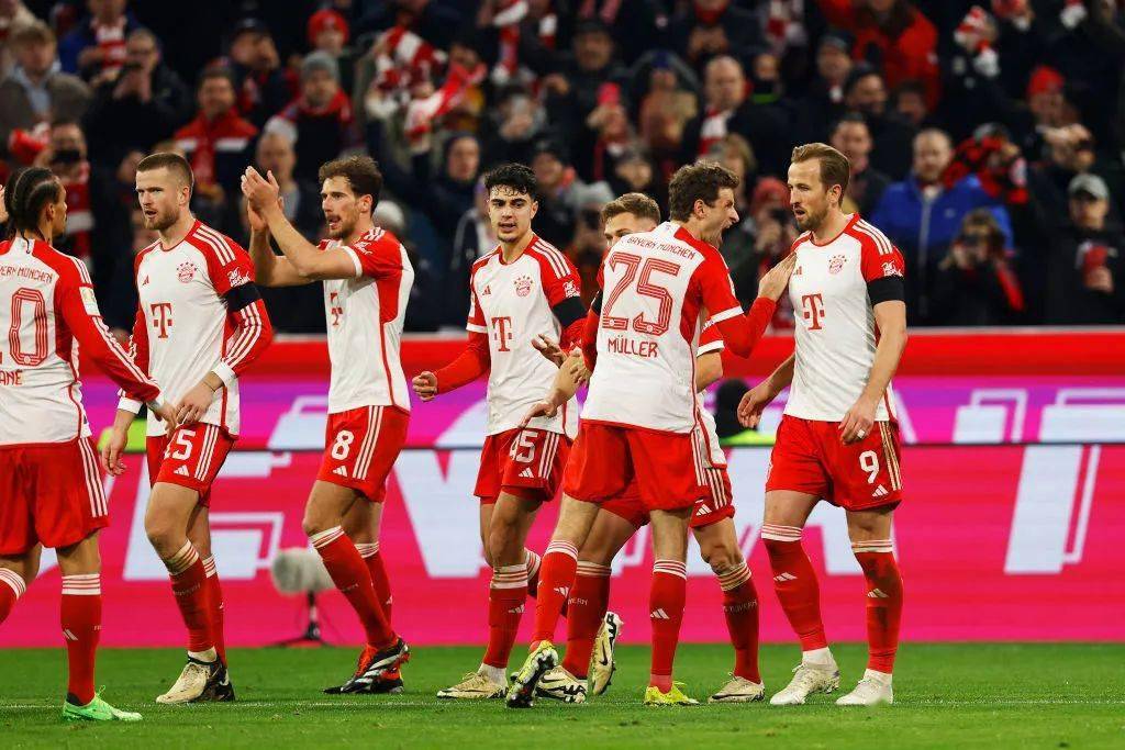 记者：弗拉霍维奇遭佛罗伦萨球迷种族歧视侮辱，导致比赛中断